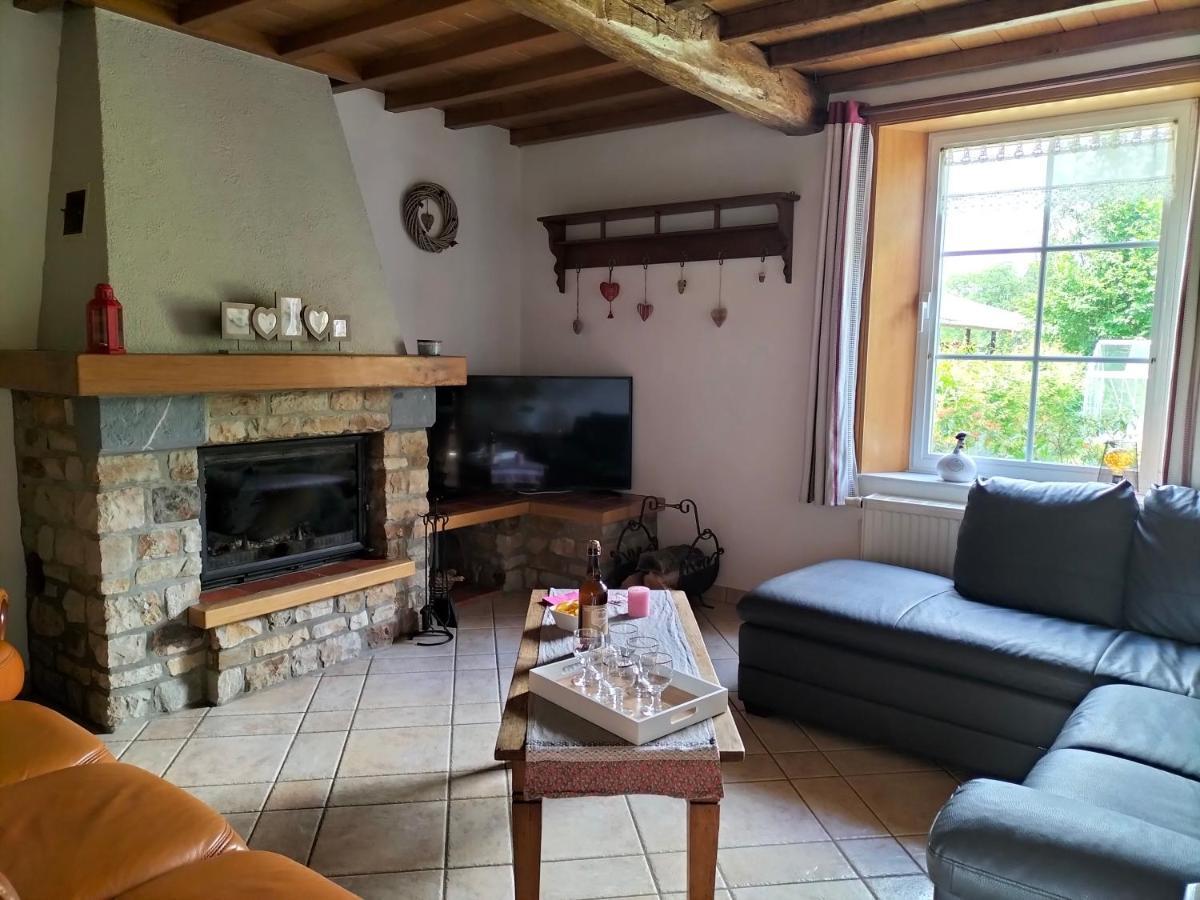 Gite La Dame Au Lit Gite A La Ferme Momignies Екстер'єр фото